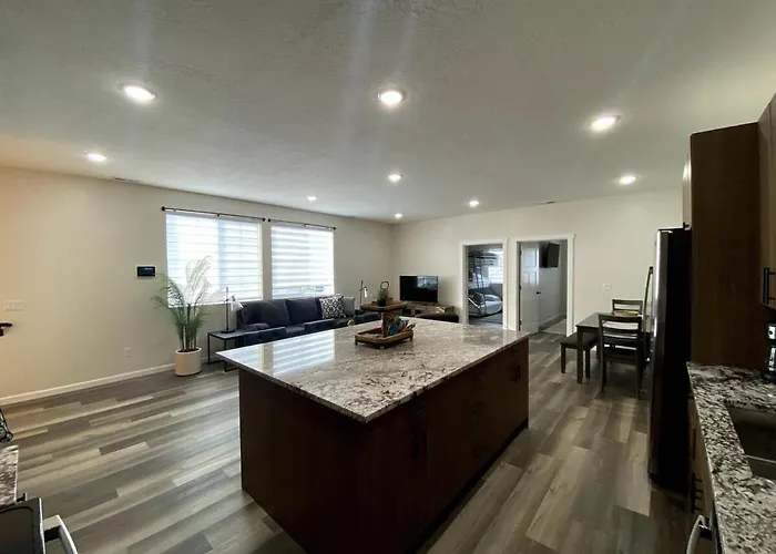 Apartment Newly Built 3 Bed 2 Bath House Evanston
