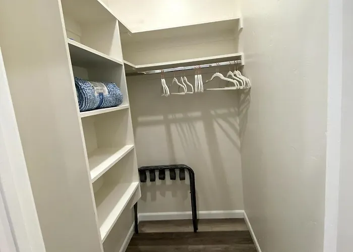 Apartment Newly Built 3 Bed 2 Bath House Evanston